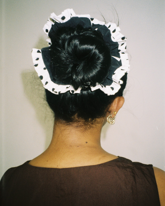 Flat white scrunchie